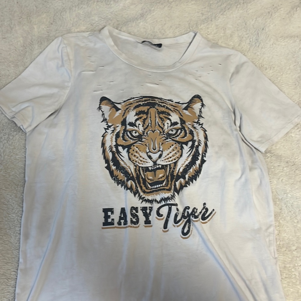 ‘easy tiger’ tee